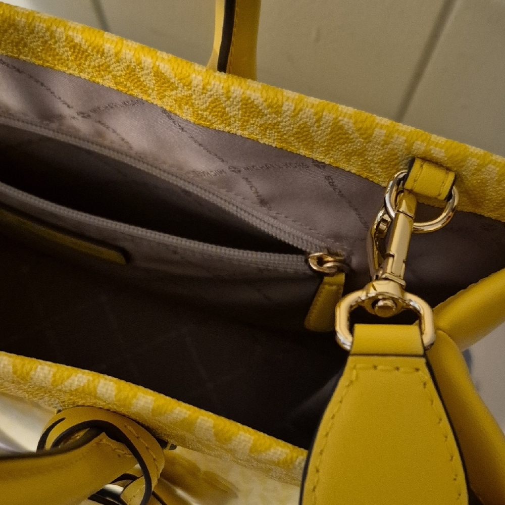 Michael Kors Vibrant Yellow and Cream Tote - Picture 3 of 13